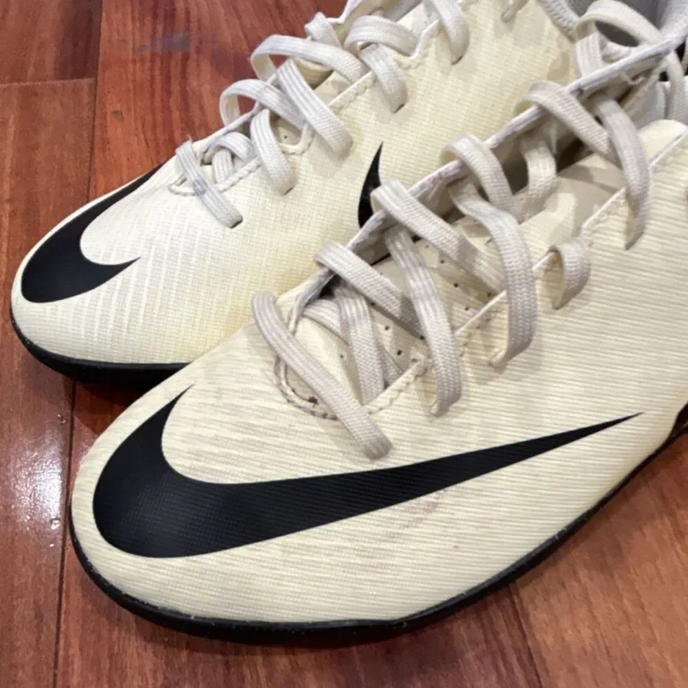 Nike Mercurial Kids Unisex Turf Soccer Shoes Cleats Lace-Up White/Black size 6Y